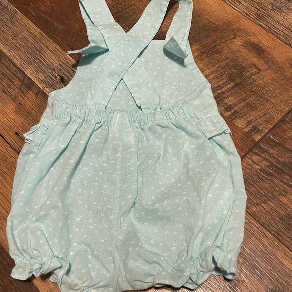 Vintage children’s bibs with chick’s on the front  size 0-6 Mos - Picture 2 of 6